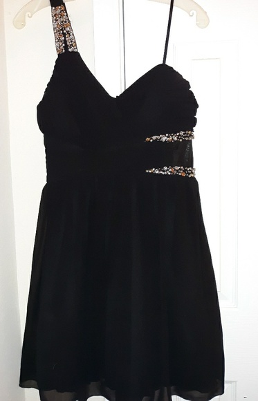 City Triangles Dresses & Skirts - Beautiful Formal Dress size 11